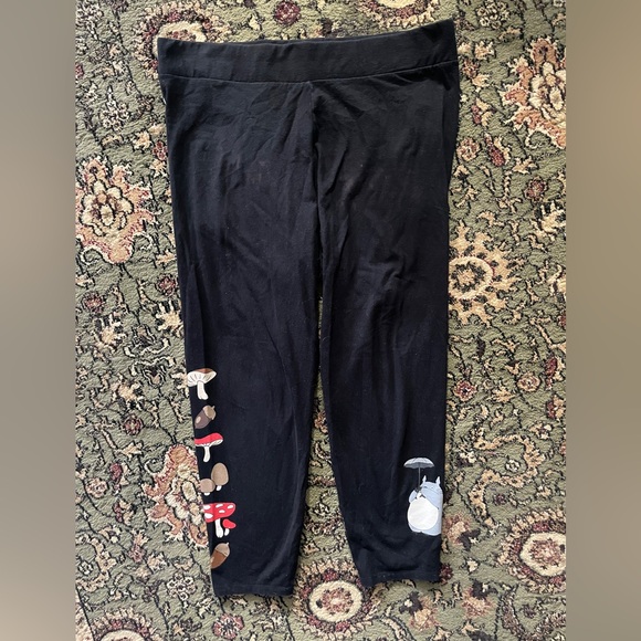 Her Universe Studio Ghibli Totoro Crop Leggings - Picture 2 of 8